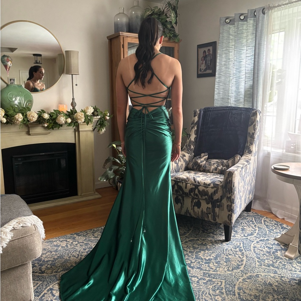 Emerald Radiance: Beaded Corset Satin Formal Gown - Picture 2 of 4